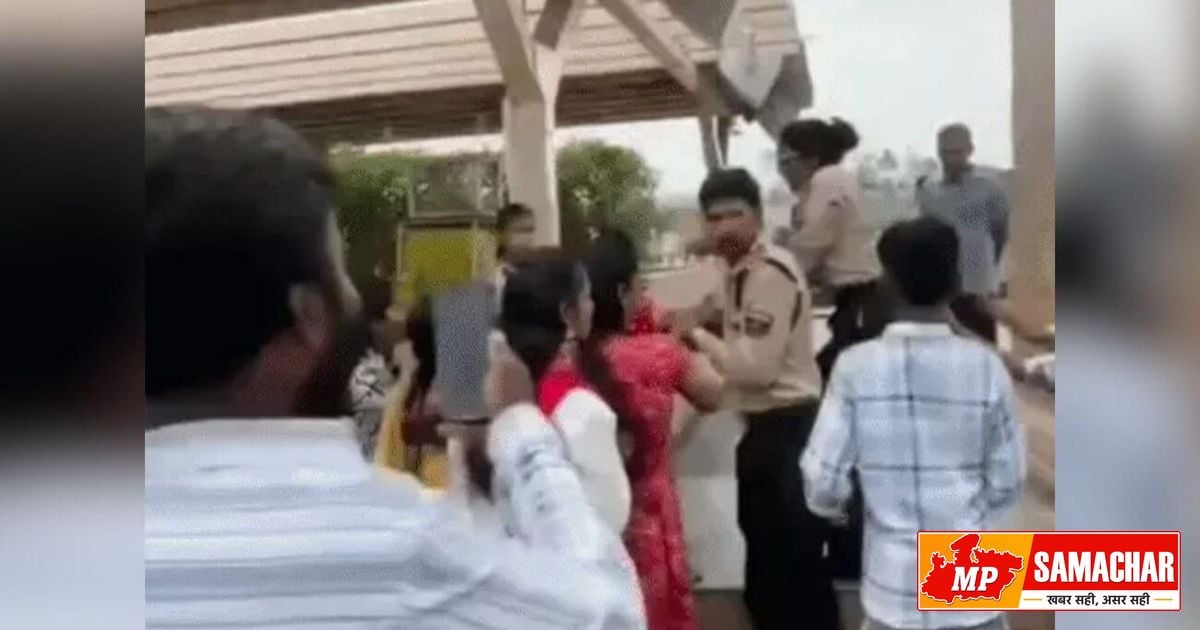 उज्जैन महाकाल लोक में श्रद्धालुओं और सुरक्षाकर्मी के बीच हिंसक झड़प, वीडियो वायरल