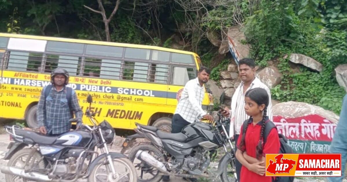 सोनभद्र: स्कूल बस का ब्रेक फेल, चालक की बहादुरी से टला बड़ा हादसा