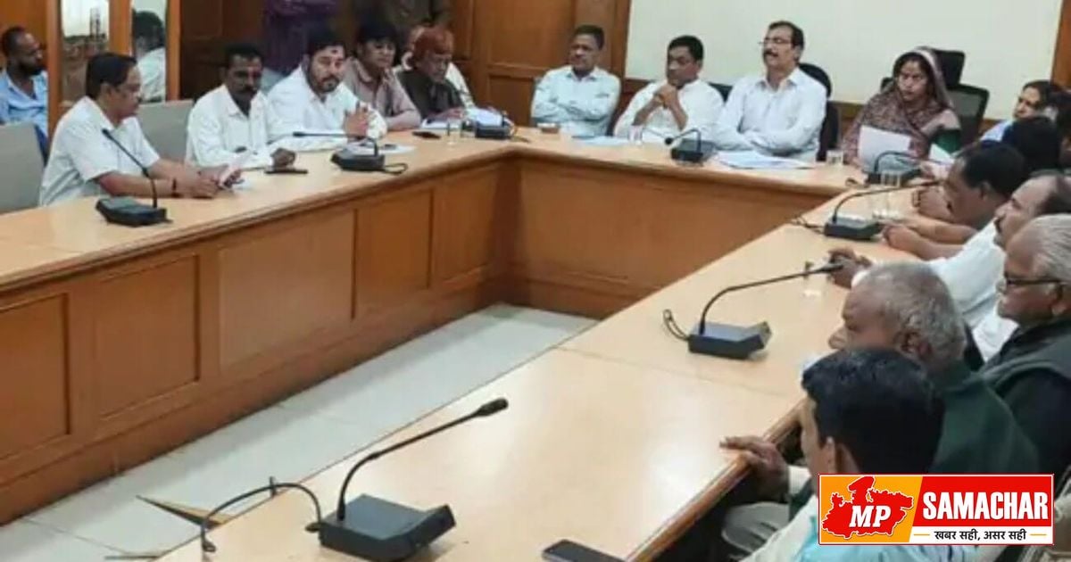 इंदौर गणेशोत्सव: निगम की बैठक में जुलूस और झांकी पर चर्चा