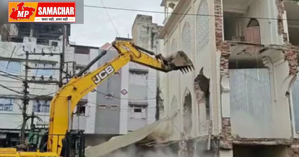 सिंहस्थ 2028 की तैयारियों के बीच उज्जैन में सड़क चौड़ीकरण, धार्मिक स्थलों के हिस्से हटाए गए