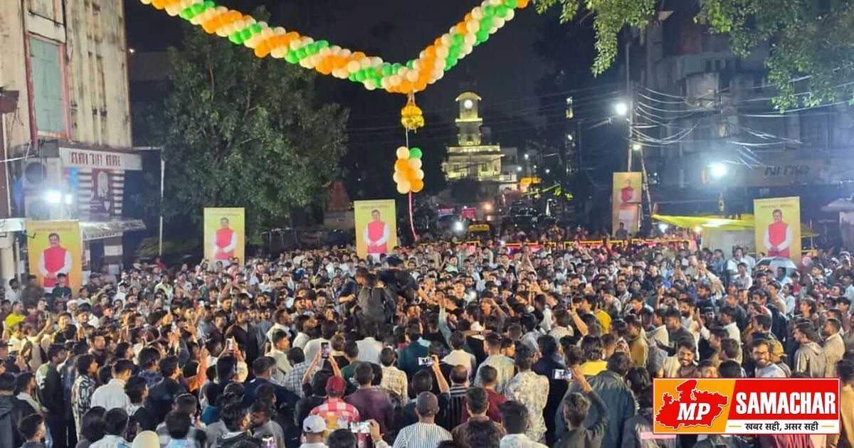 उज्जैन में जन्माष्टमी की धूम: बारिश के बीच मटकी फोड़ प्रतियोगिता में उमड़ा जनसैलाब