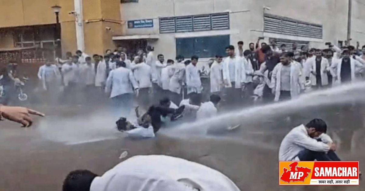 भोपाल: स्टाइपेंड बढ़ाने की मांग को लेकर सड़कों पर उतरे इंटर्न डॉक्टर, पुलिस के साथ झड़प