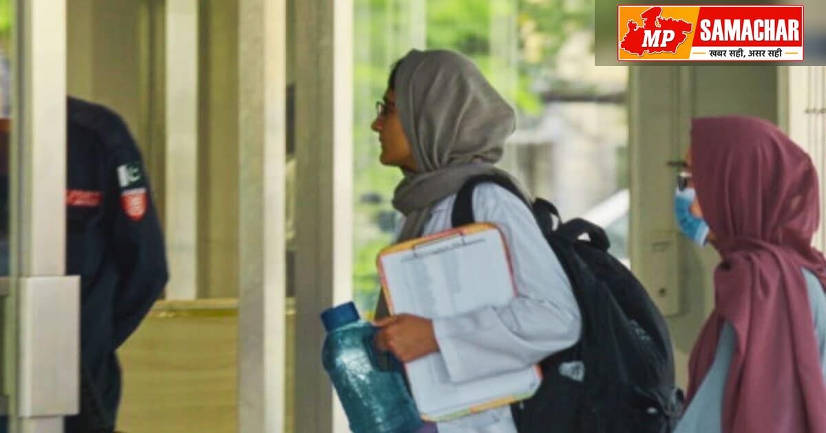 पाकिस्तान का अमानवीय फरमान: अफगानी मेडिकल छात्रों को 24 घंटे में देश छोड़ने का आदेश